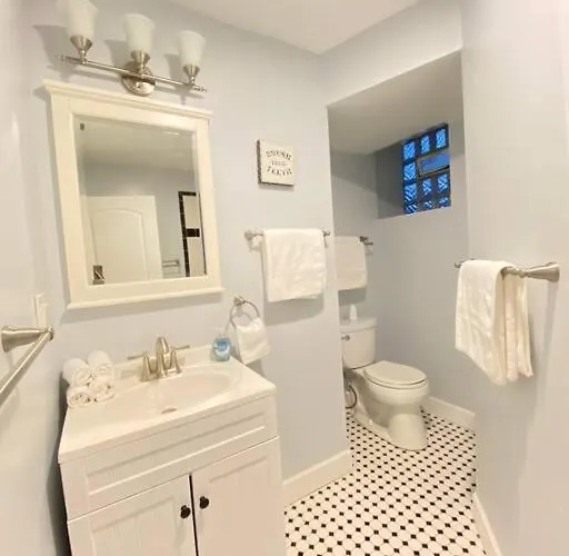 Beautiful 6-bedroom, Private Mansion With Hot Tub