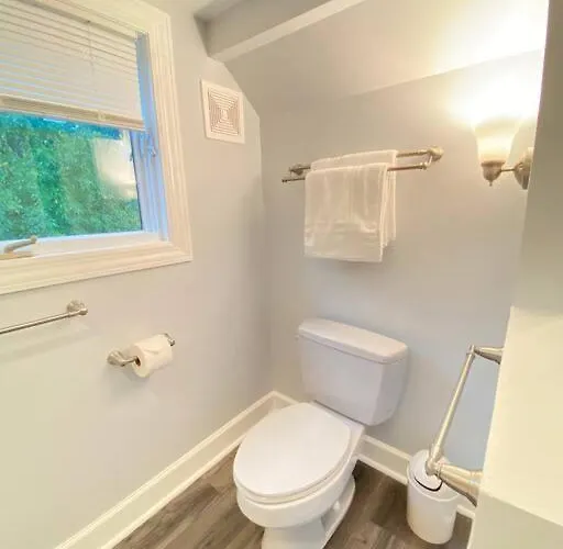 Holiday home Beautiful 6-bedroom, Private Mansion With Hot Tub *