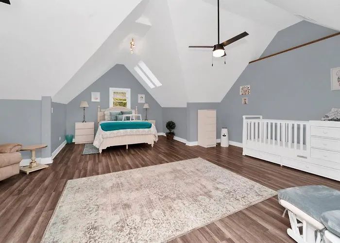 Beautiful 6-bedroom, Private Mansion With Hot Tub * Chicago