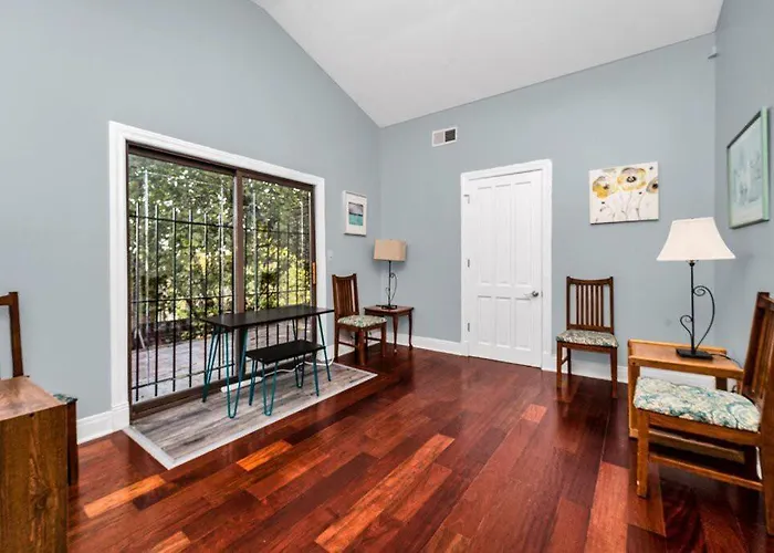 Holiday home Beautiful 6-bedroom, Private Mansion With Hot Tub Chicago